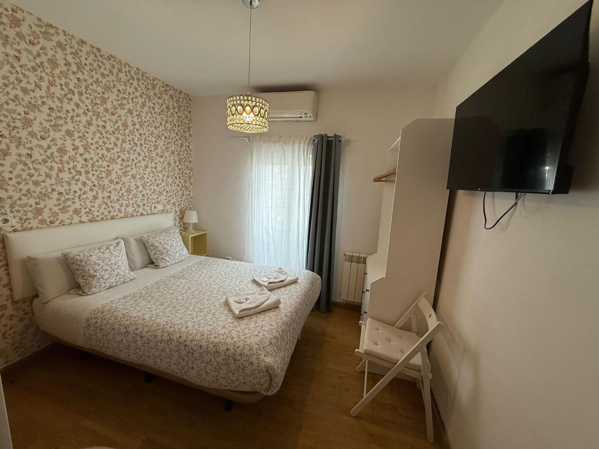 Double Room Private Bathroom