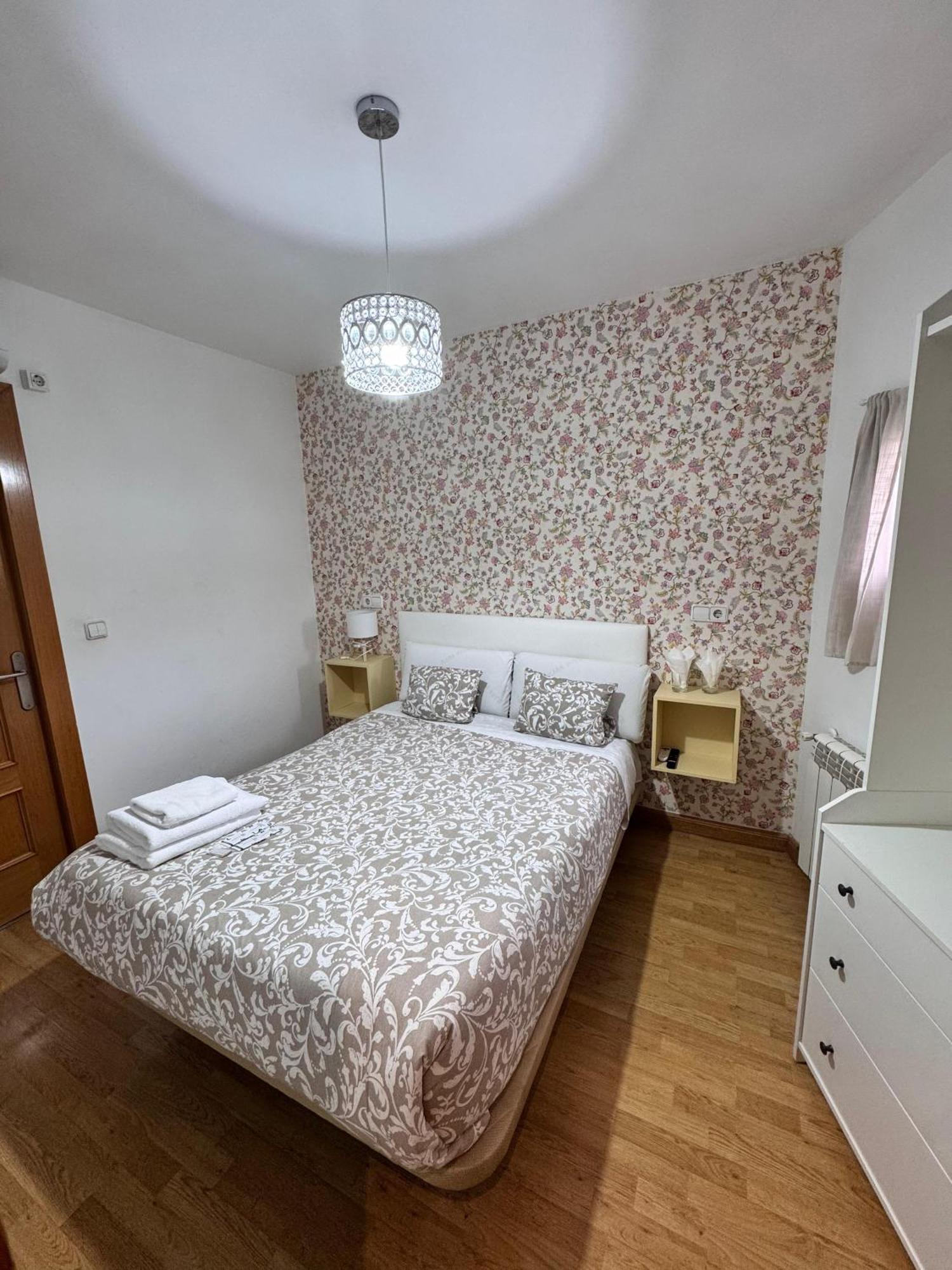 Double Room Private Bathroom